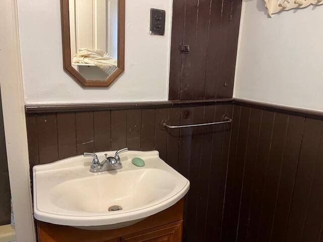 426 S Chestnut Street, Reed City, MI 49677