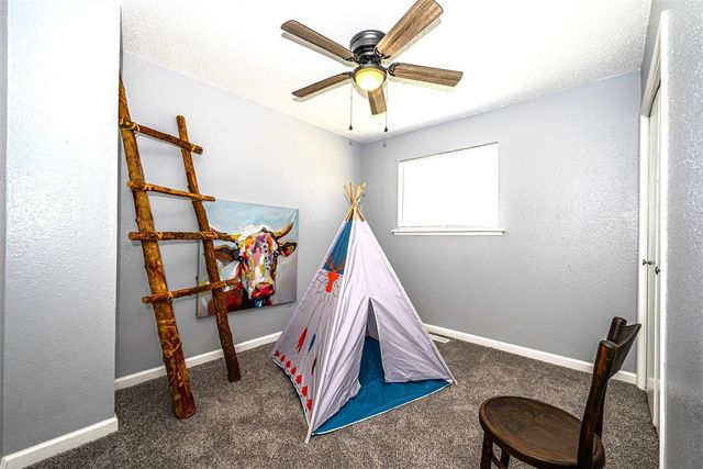 2412 Piccadilly Circle, Moore, OK 73160