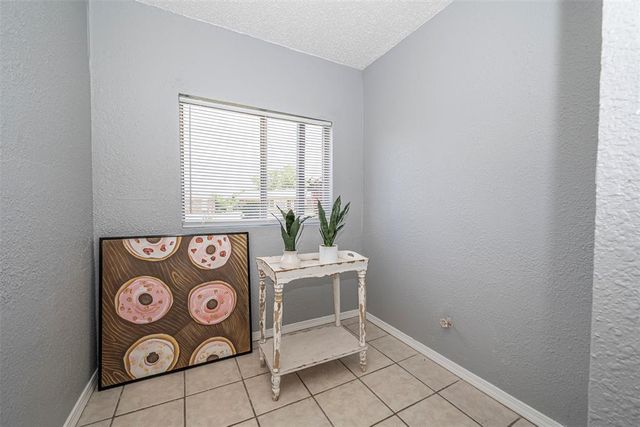 2412 Piccadilly Circle, Moore, OK 73160