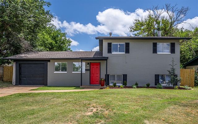 2412 Piccadilly Circle, Moore, OK 73160