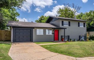 2412 Piccadilly Circle, Moore, OK 73160
