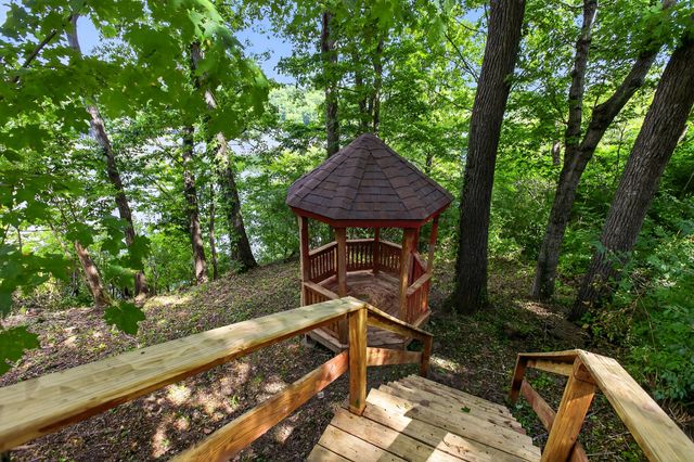 221 N Homestead Lane, Lancaster, KY 40444