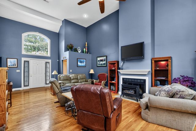 221 N Homestead Lane, Lancaster, KY 40444