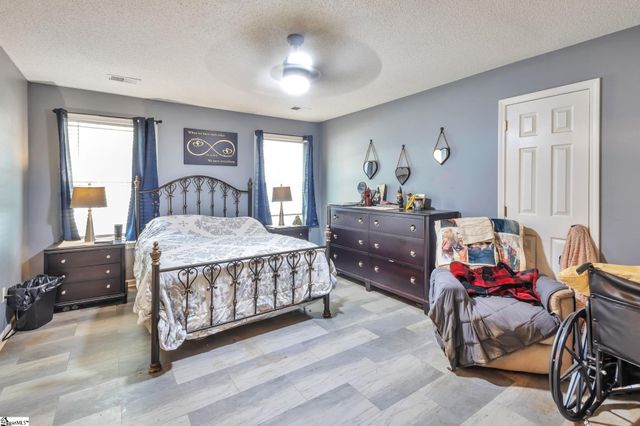 325 Marble Lane, Boiling Springs, SC 29316