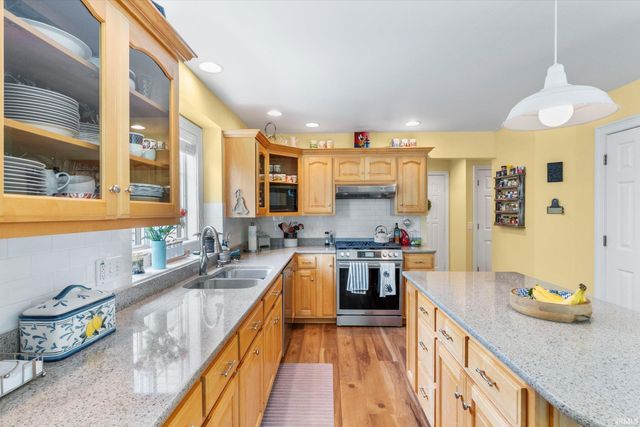 10034 White Cedar Road, Fort Wayne, IN 46804