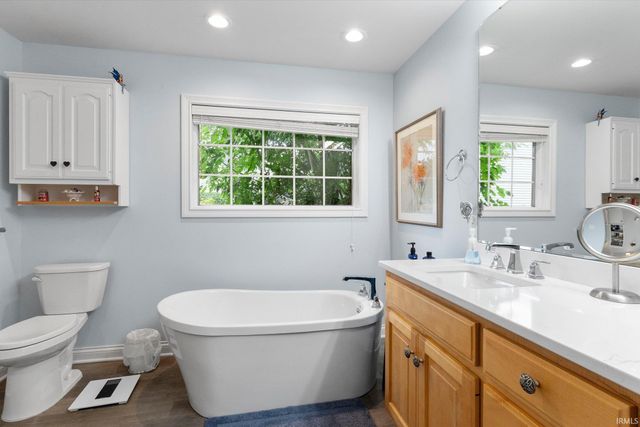 10034 White Cedar Road, Fort Wayne, IN 46804