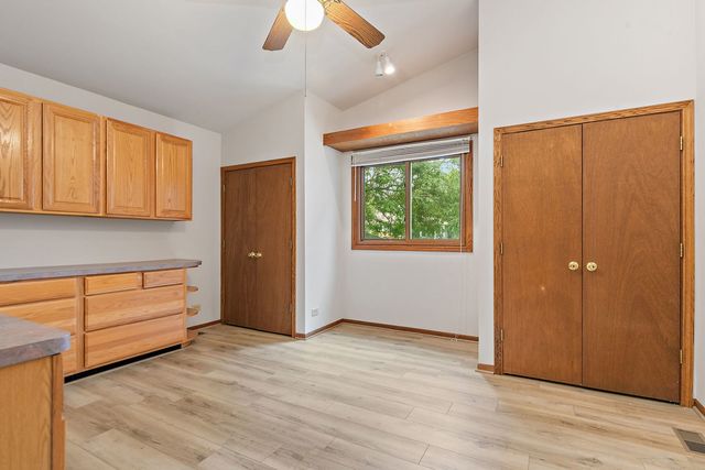 422 Old Country Way, Wauconda, IL 60084
