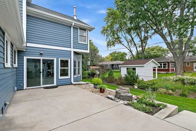 422 Old Country Way, Wauconda, IL 60084