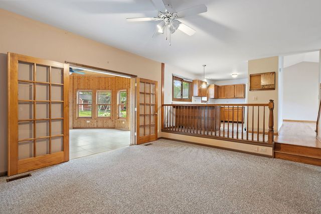 422 Old Country Way, Wauconda, IL 60084