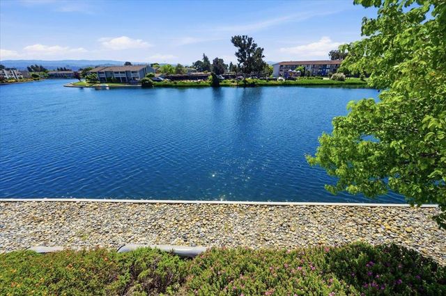 686 Portofino Lane, Foster City, CA 94404