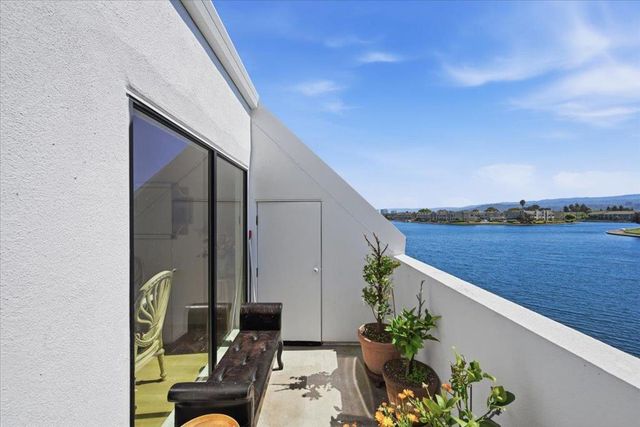 686 Portofino Lane, Foster City, CA 94404