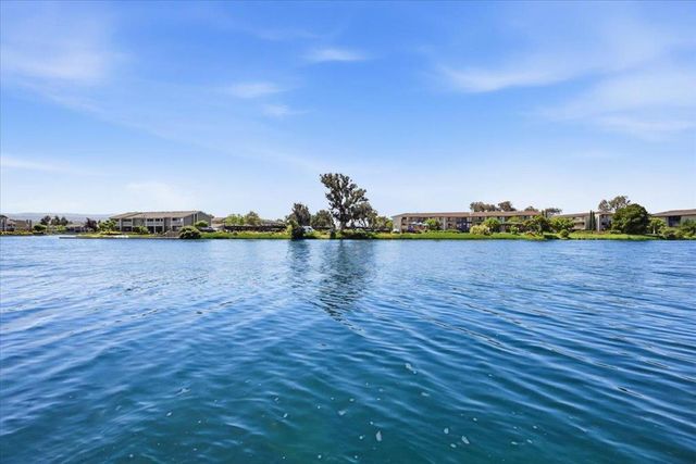 686 Portofino Lane, Foster City, CA 94404
