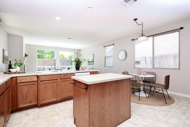 1165 Southwick Ln, Lincoln, CA 95648