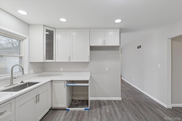 15635 Martinsville Road, Van Buren Charter Township, MI 48111