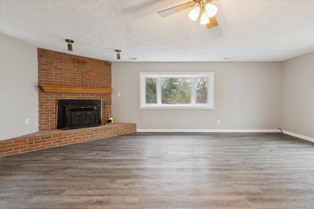 15635 Martinsville Road, Van Buren Charter Township, MI 48111