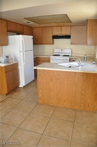 2807 Beaconfalls Way, Las Vegas, NV 89142