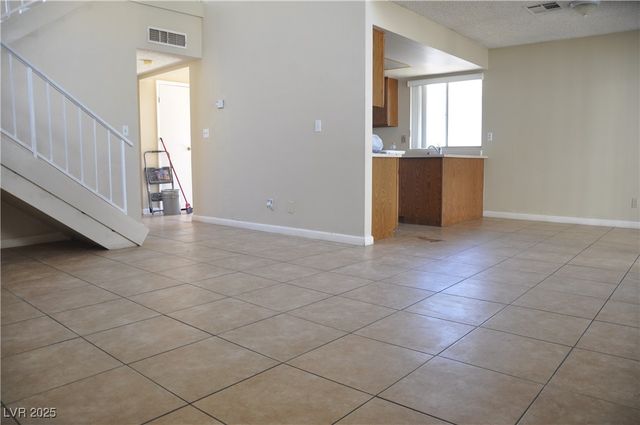 2807 Beaconfalls Way, Las Vegas, NV 89142