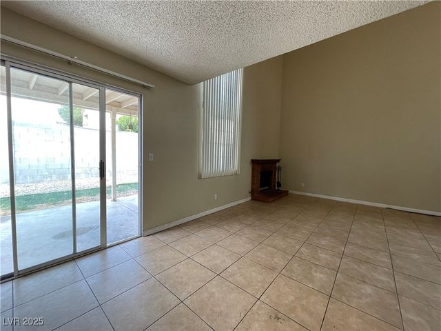 2807 Beaconfalls Way, Las Vegas, NV 89142