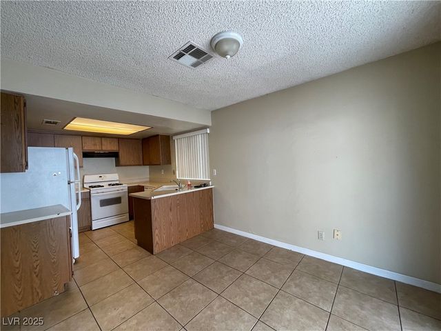 2807 Beaconfalls Way, Las Vegas, NV 89142