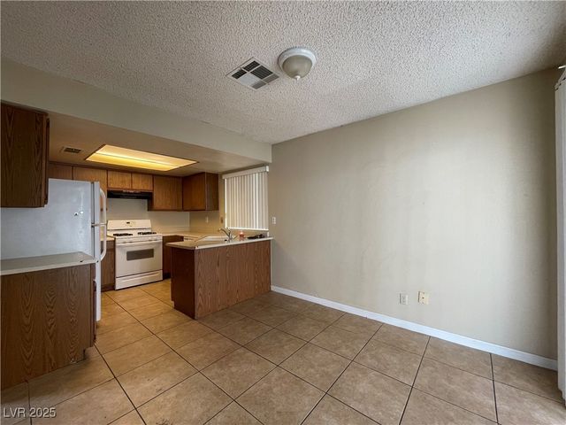 2807 Beaconfalls Way, Las Vegas, NV 89142