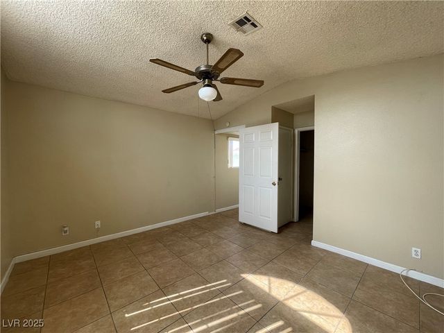 2807 Beaconfalls Way, Las Vegas, NV 89142