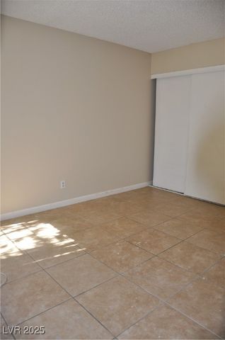 2807 Beaconfalls Way, Las Vegas, NV 89142