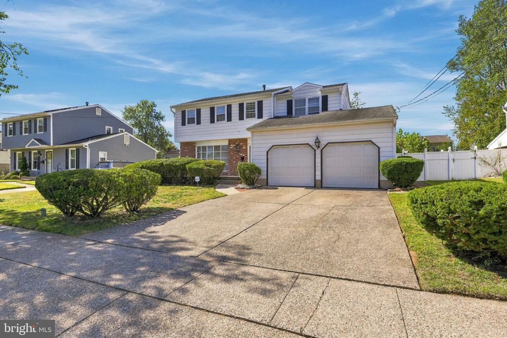 2613 PETTIT RD, PENNSAUKEN TWP, NJ 08109 — photo 2