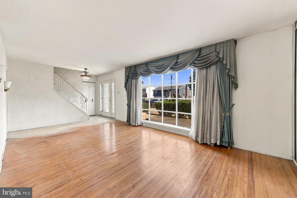 2613 PETTIT RD, PENNSAUKEN TWP, NJ 08109 — photo 3