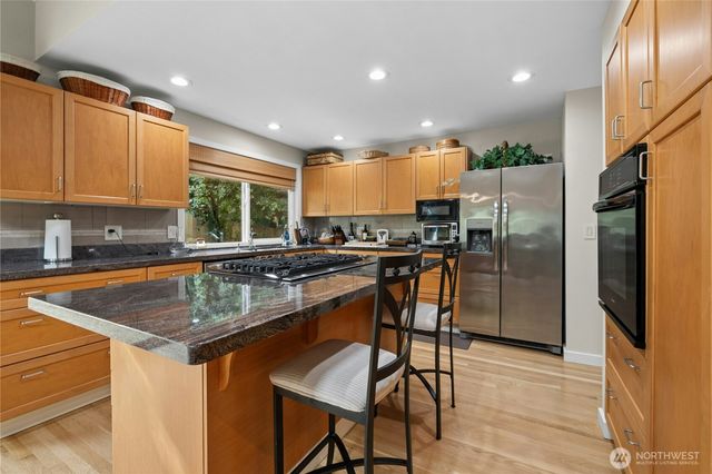 11750 73rd Place NE, Kirkland, WA 98034