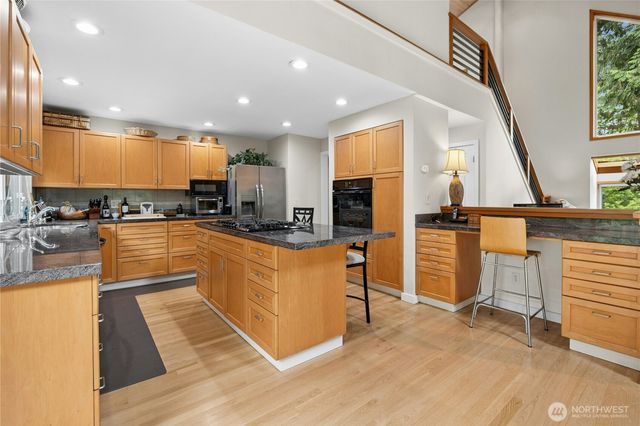 11750 73rd Place NE, Kirkland, WA 98034
