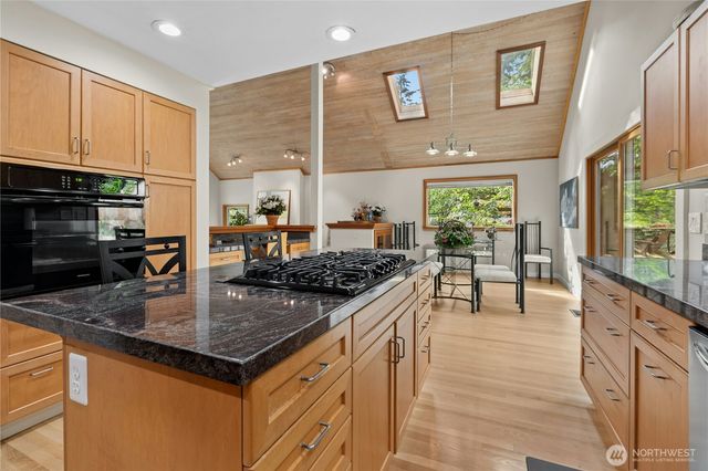 11750 73rd Place NE, Kirkland, WA 98034