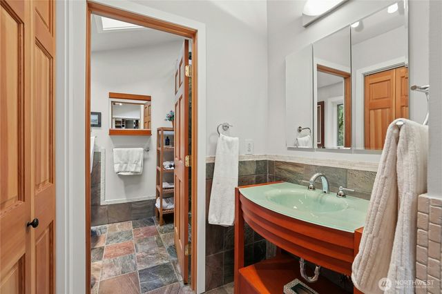 11750 73rd Place NE, Kirkland, WA 98034