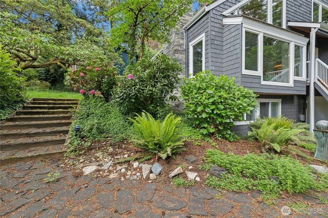 11750 73rd Place NE, Kirkland, WA 98034