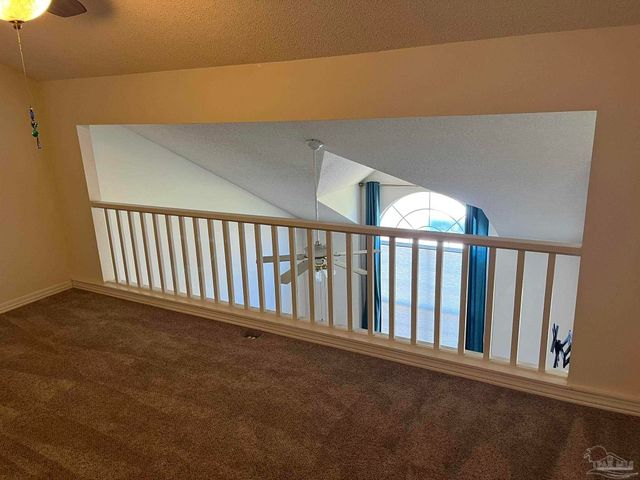 1348 Redwood Ln, Gulf Breeze, FL 32563