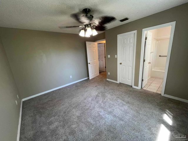 1348 Redwood Ln, Gulf Breeze, FL 32563