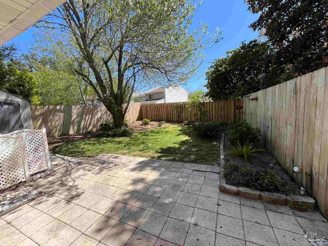 1348 Redwood Ln, Gulf Breeze, FL 32563