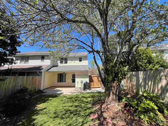 1348 Redwood Ln, Gulf Breeze, FL 32563