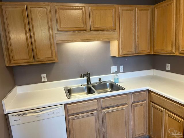 1348 Redwood Ln, Gulf Breeze, FL 32563