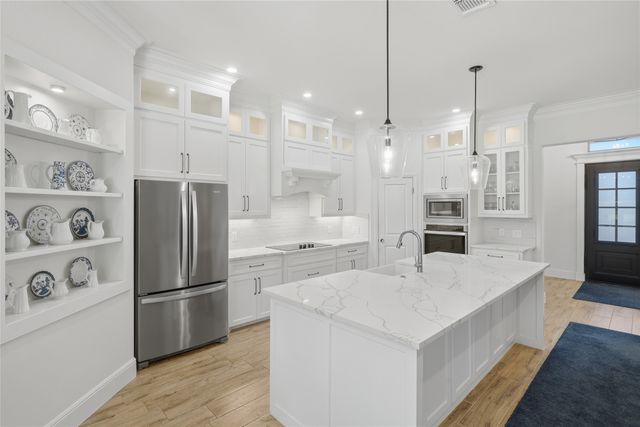 6609 Westover Drive, Granbury, TX 76049