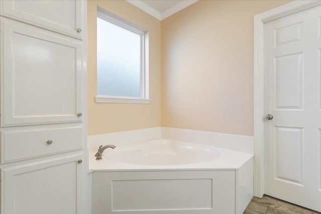 5620 Landsdown Drive, Waco, TX 76708