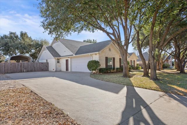 5620 Landsdown Drive, Waco, TX 76708