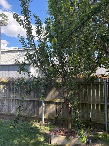 5620 Landsdown Drive, Waco, TX 76708