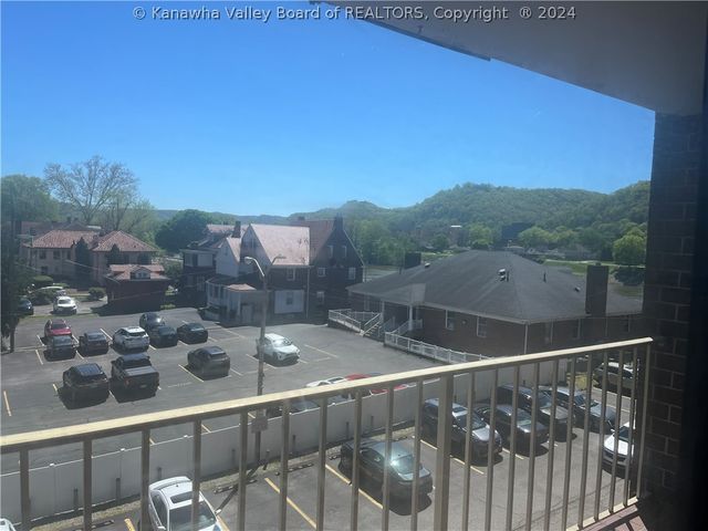 2106 KANAWHA Boulevard E 423, Charleston, WV 25311