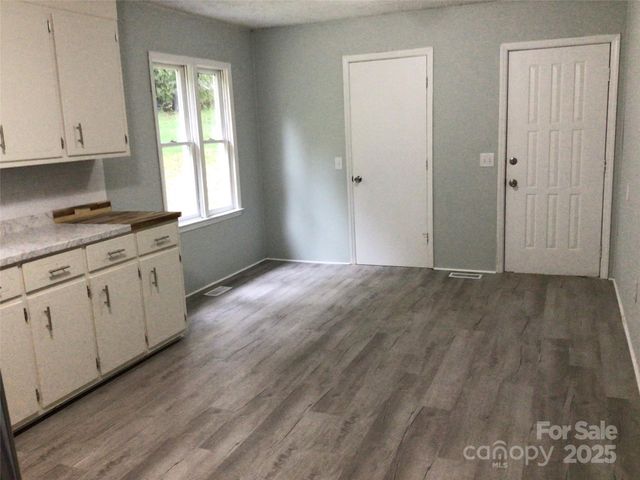 2610 Tablerock Road, Lenoir, NC 28645