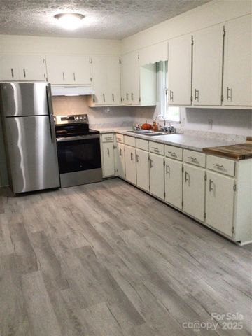 2610 Tablerock Road, Lenoir, NC 28645