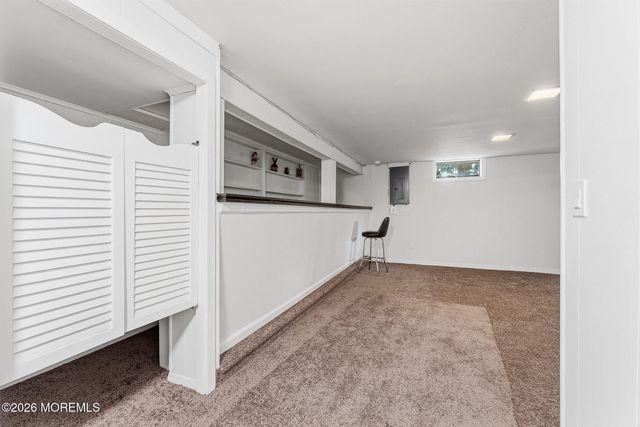 6 Meadowbrook Drive, Howell, NJ 07731