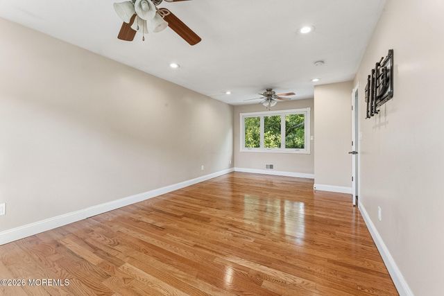 6 Meadowbrook Drive, Howell, NJ 07731