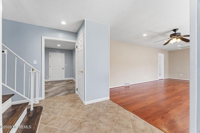 6 Meadowbrook Drive, Howell, NJ 07731