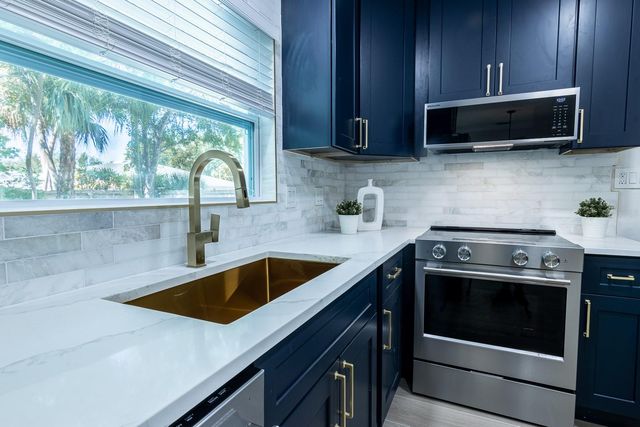 590 45TH STREET, Sarasota, FL 34234