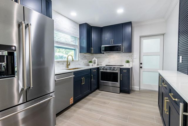 590 45TH STREET, Sarasota, FL 34234